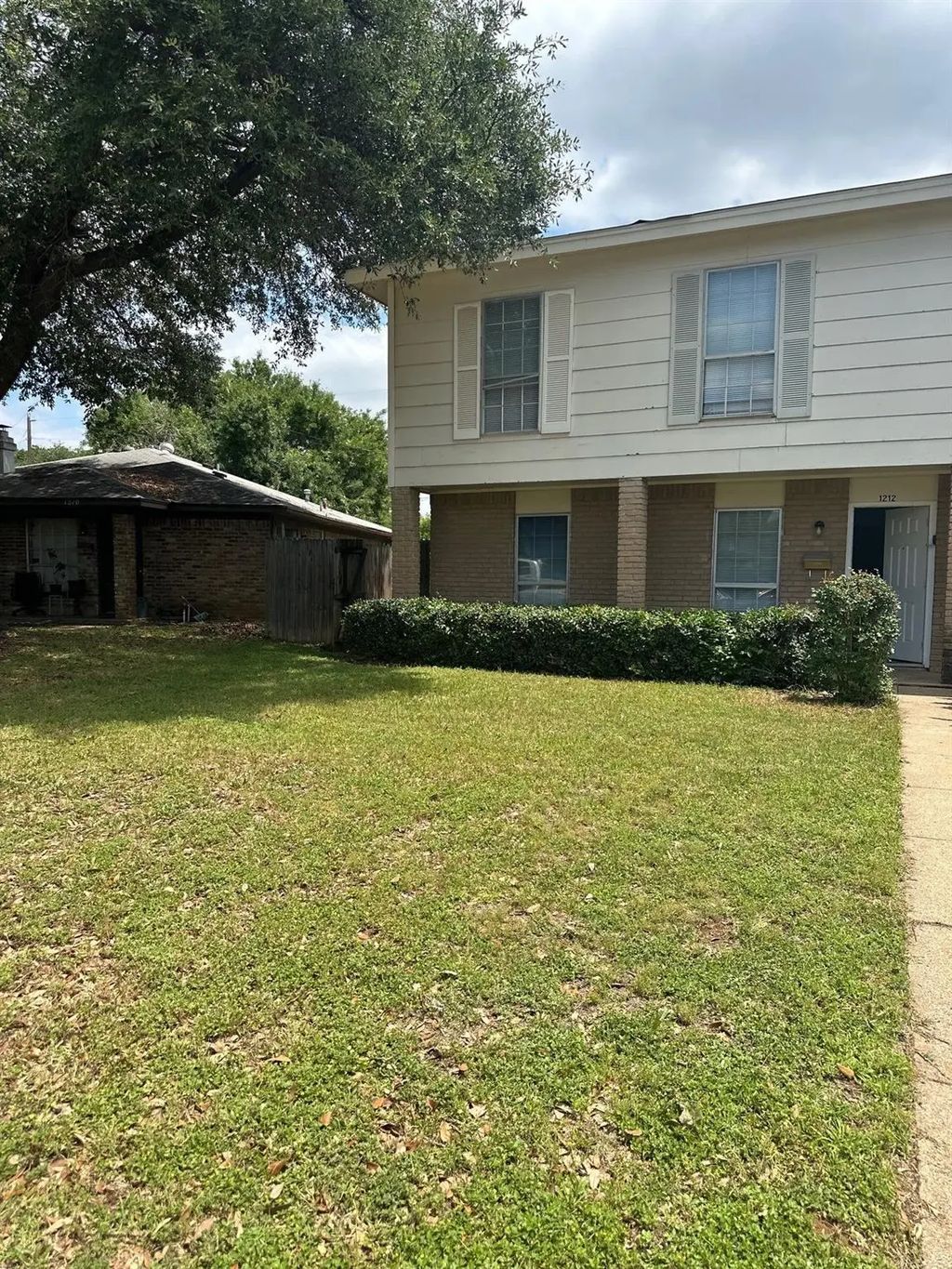 1212 Willow Wood Court, Irving