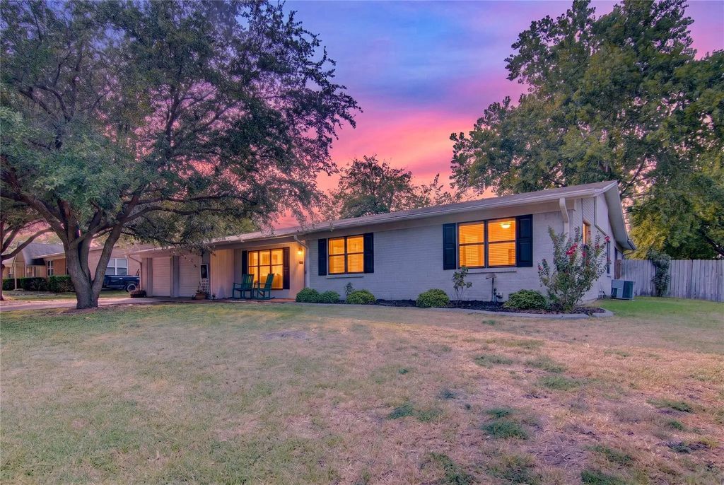 807 W Elizabeth Drive, Robinson
