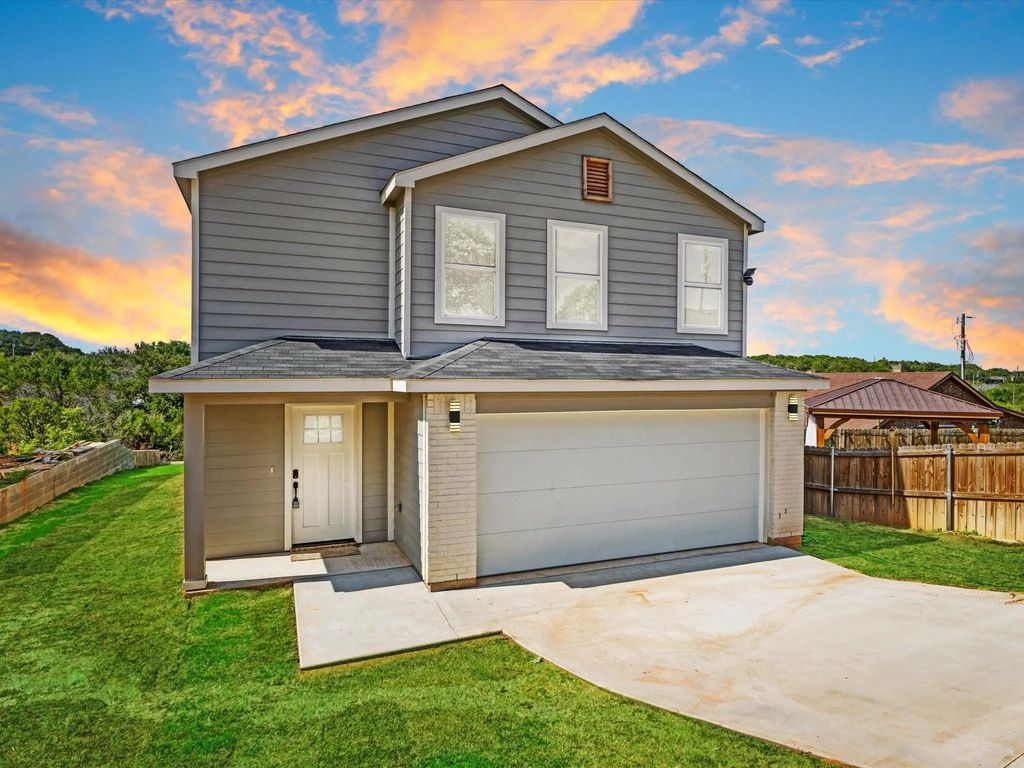 1208 Ridgeview Circle, Granbury
