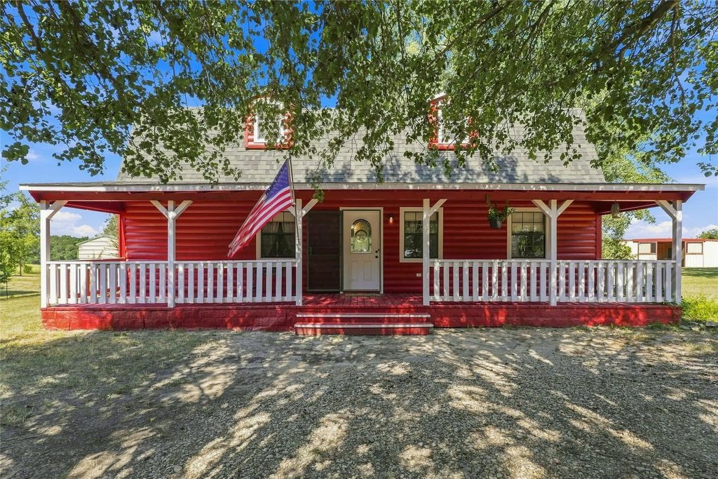 1549 County Road 2130, Telephone