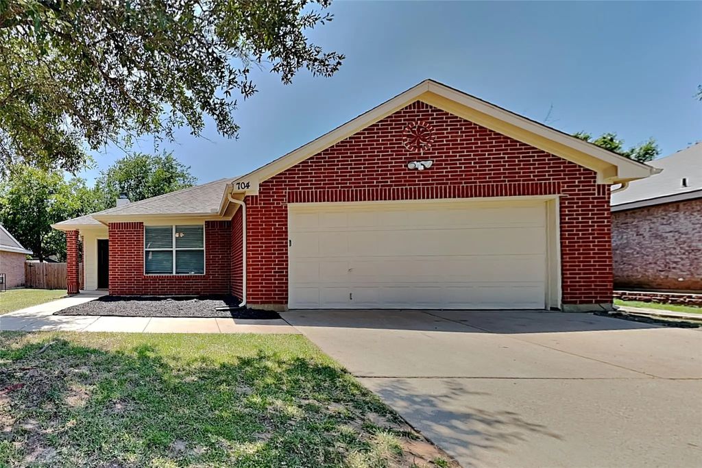 704 Flamingo Drive, Saginaw