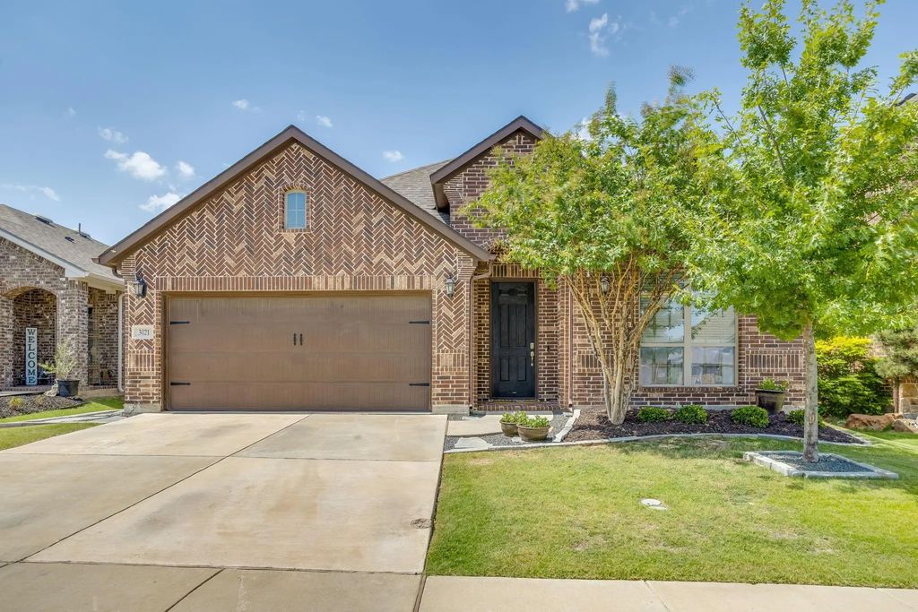 3021 Bella Lago Drive, Fort Worth