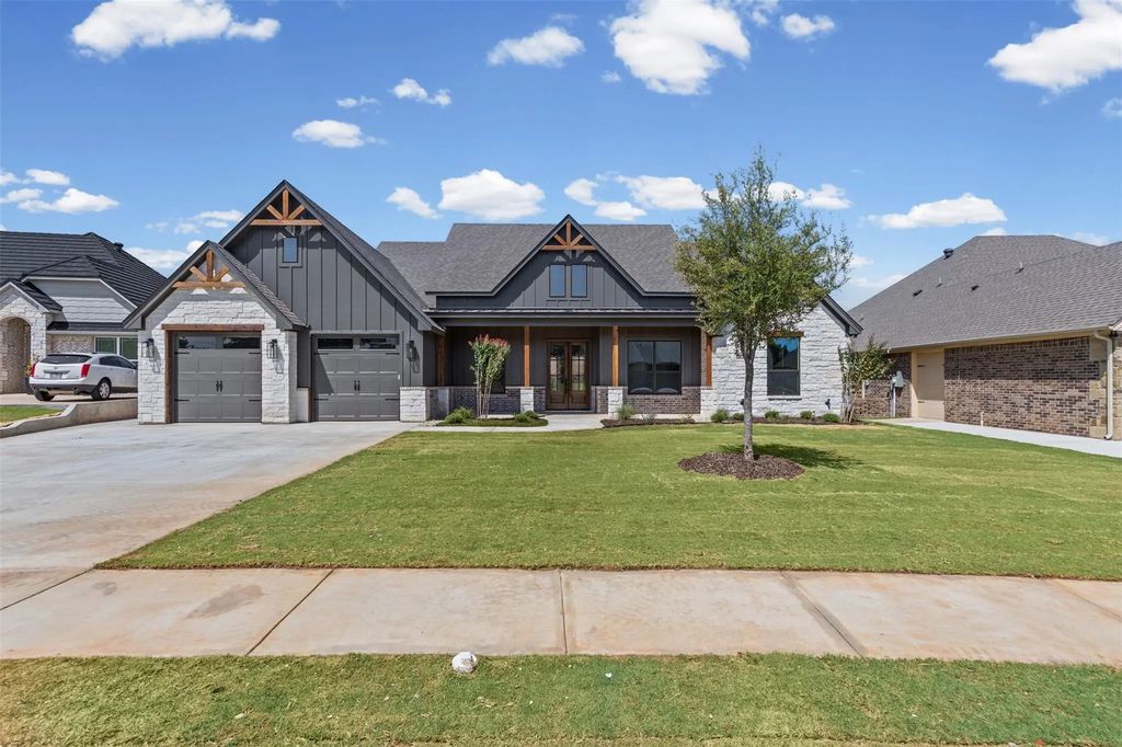 6657 Pinehurst Drive, Granbury