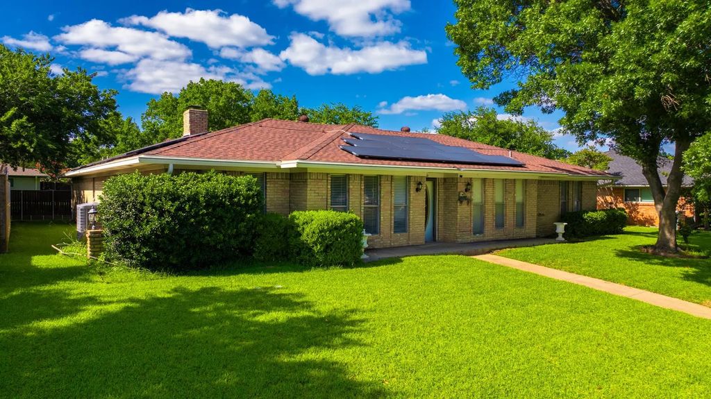 1241 College Parkway, Lewisville