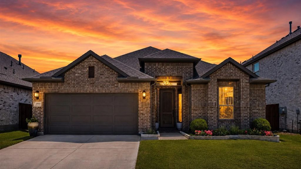1919 Huron Drive, Forney