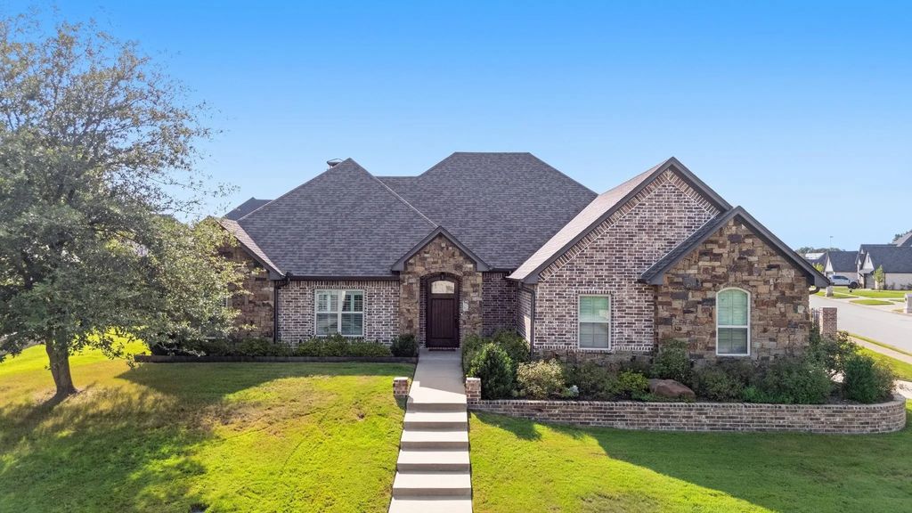 2513 Barton Creek Circle, Tyler