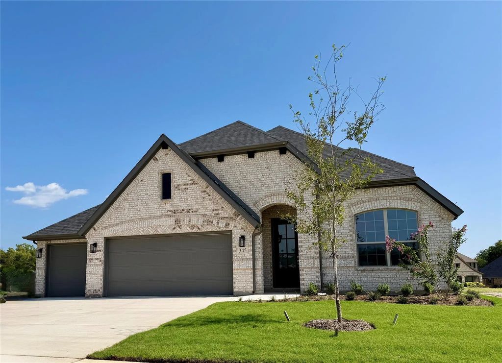 345 Penley Place, Greenville