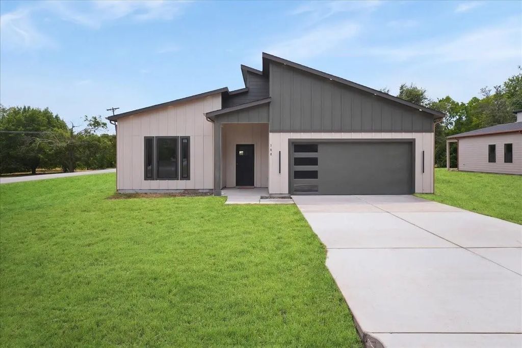108 W Dogwood Trail, Fate