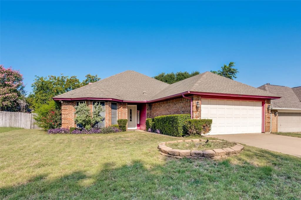 9008 Topperwind Court, Fort Worth