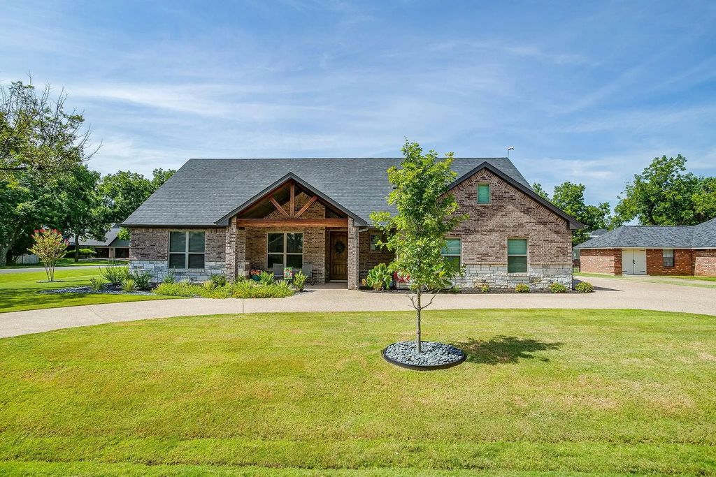 5418 Wedgefield Road, Granbury