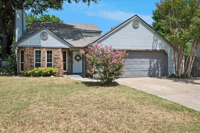 109 Clove Lane, Euless