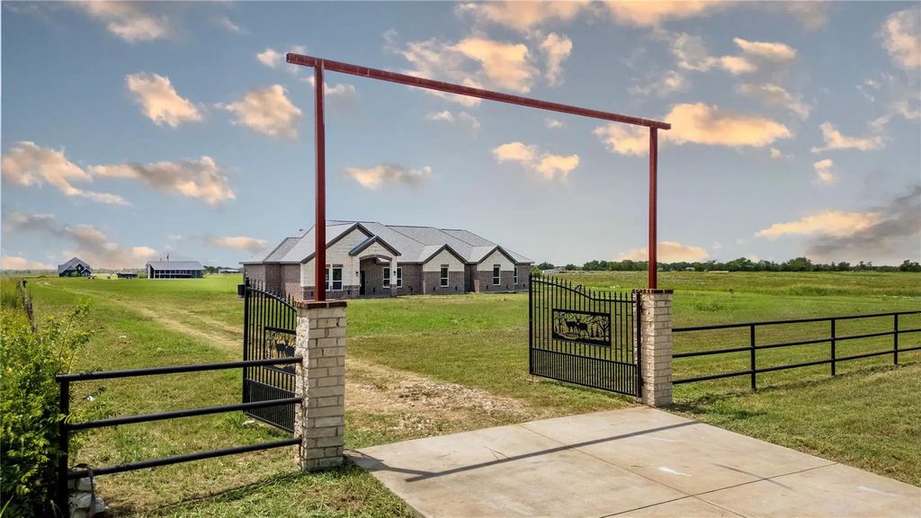 809 Vz County Road 2623, Wills Point