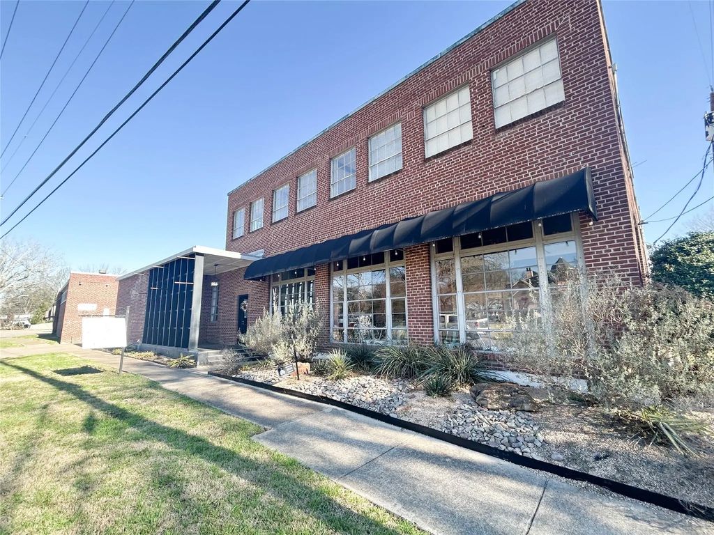 1300 W Main Street 102, Waxahachie