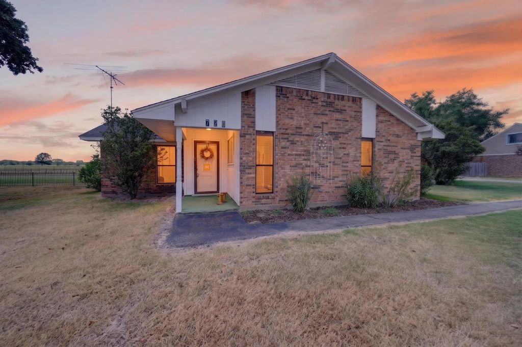 720 S Houston Street, Edgewood