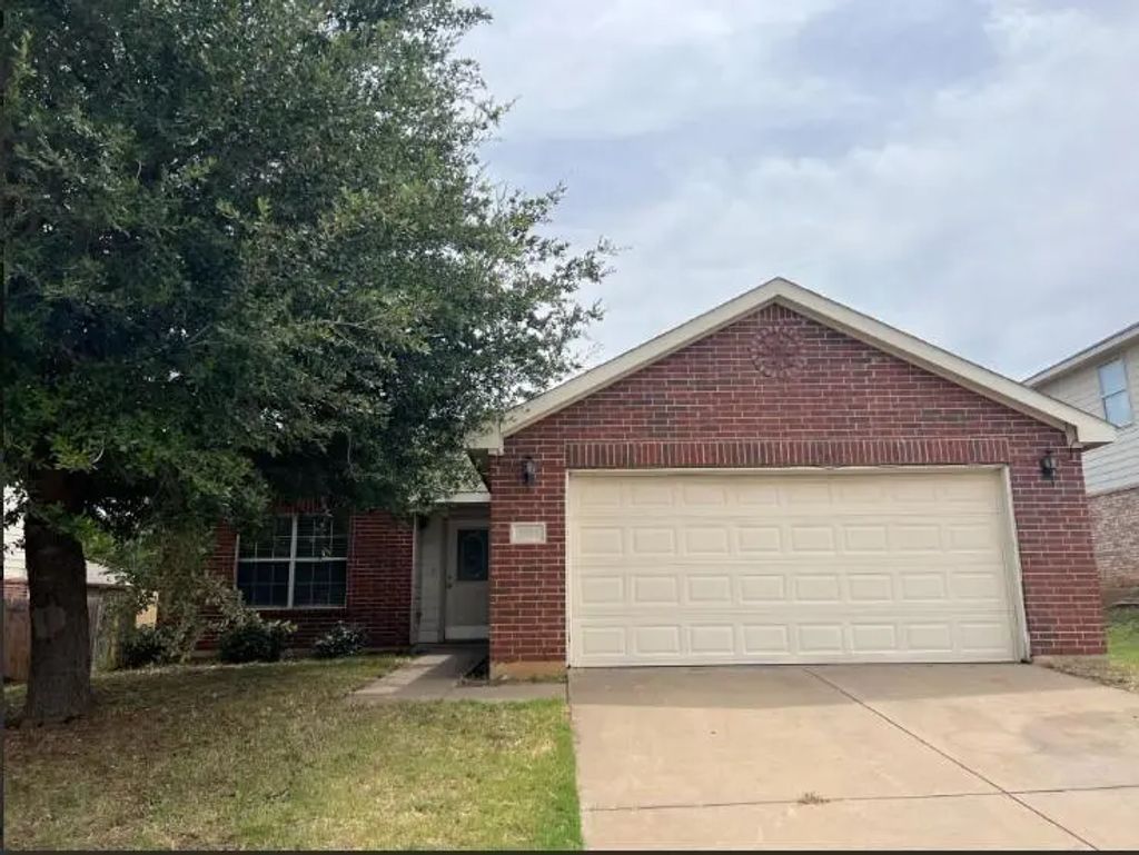 1601 Hedgewood Trail, Fort Worth