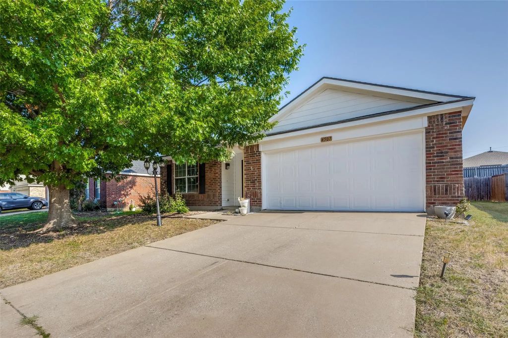 4507 Falcon Drive, Sherman