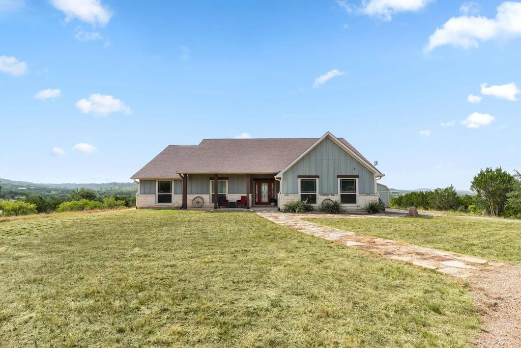 1626 Sawtooth Mountain Road, Graford