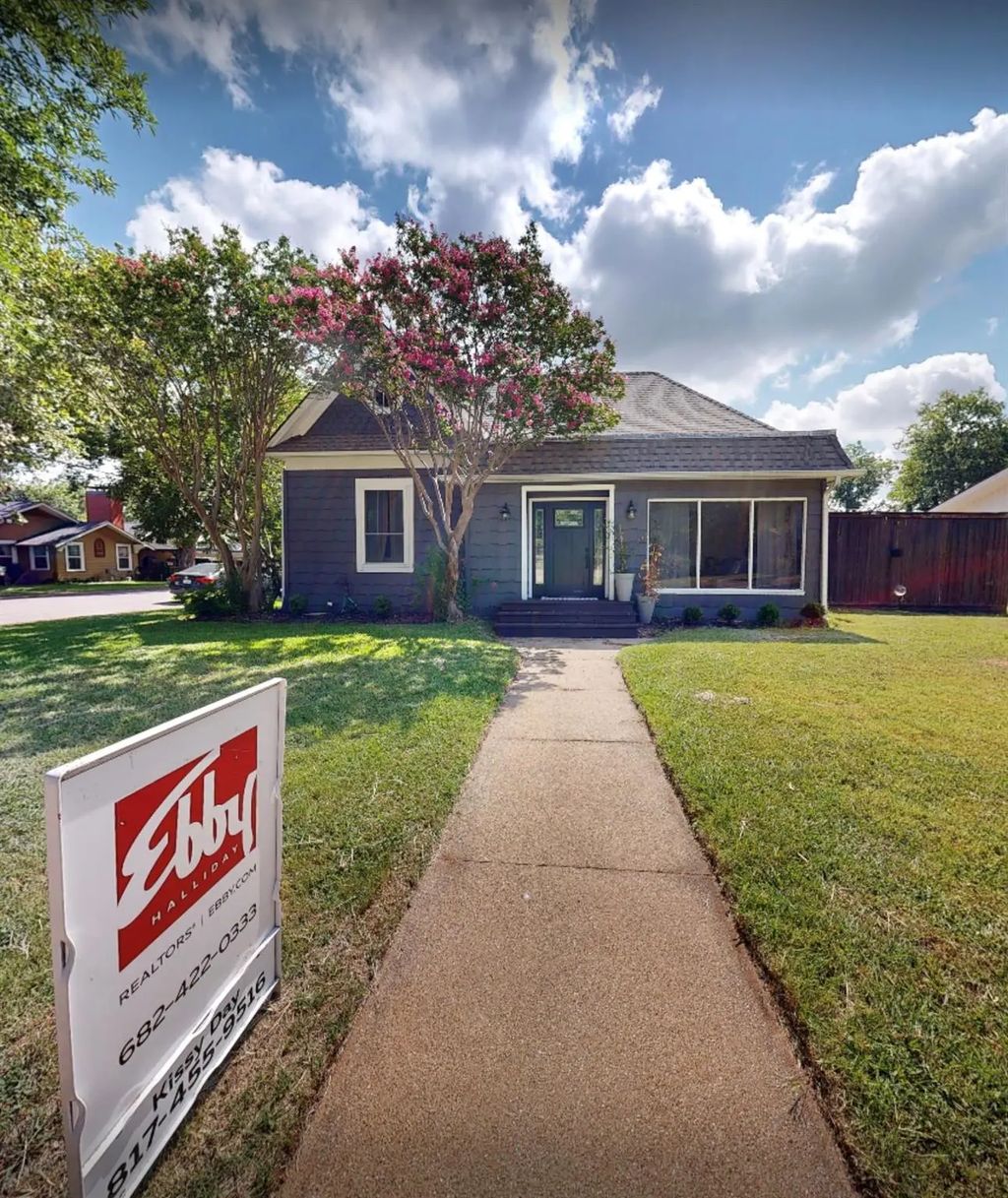 301 Forrest Avenue, Cleburne