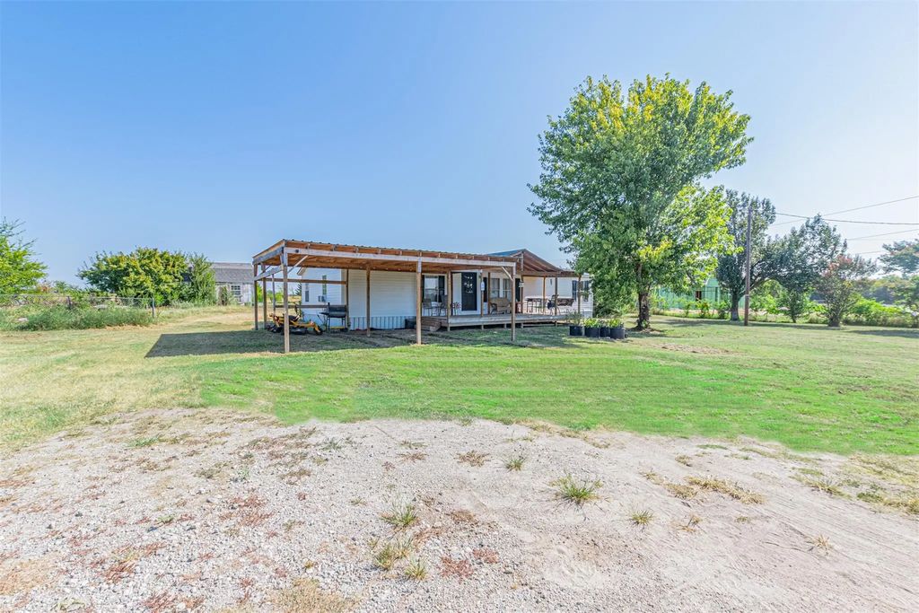 1214 County Road 4752, Sulphur Springs