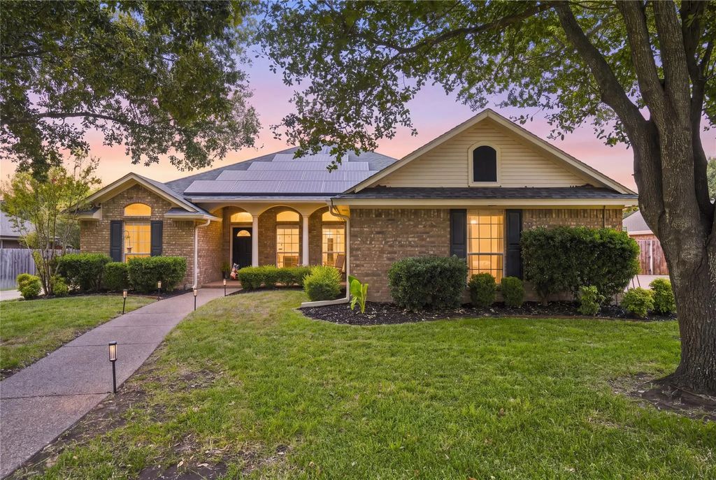 1308 Limestone Trail, Waco