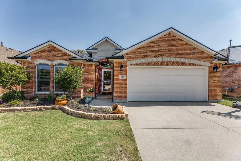 6957 Big Wichita Drive, Fort Worth