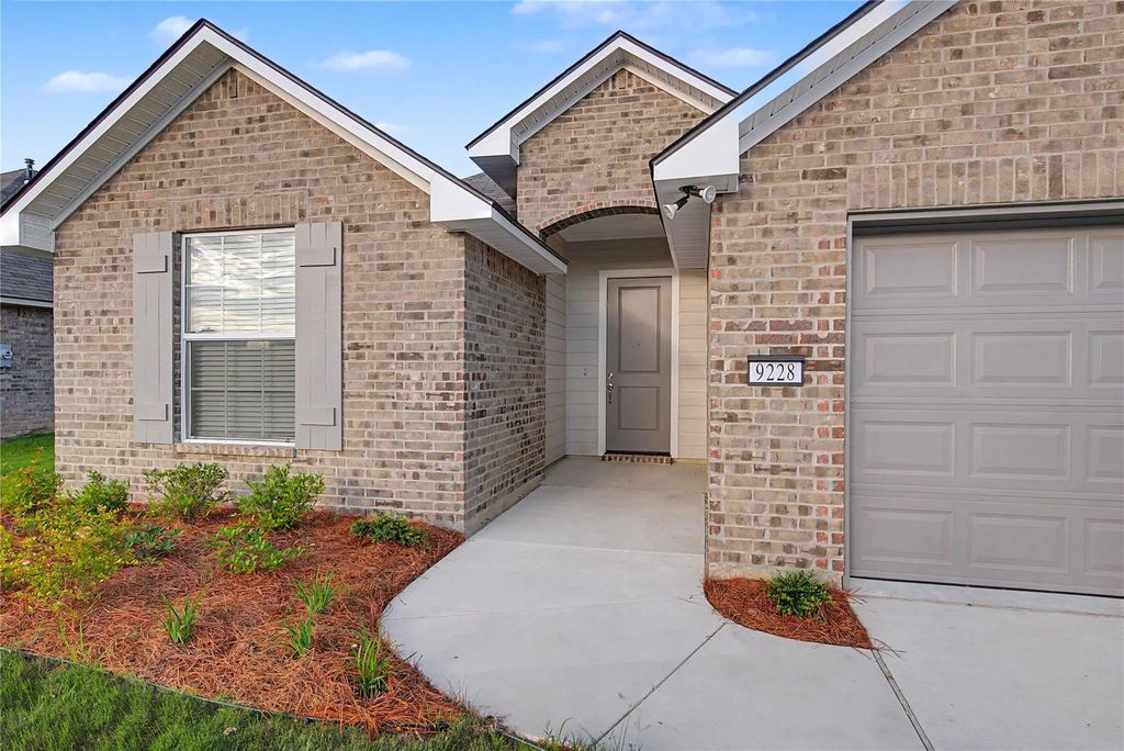 9228 Hearth Lane, Shreveport