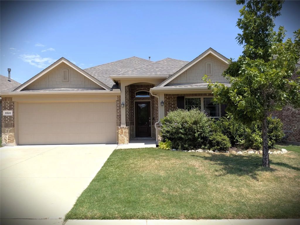 9324 Bronze Meadow Drive, Fort Worth