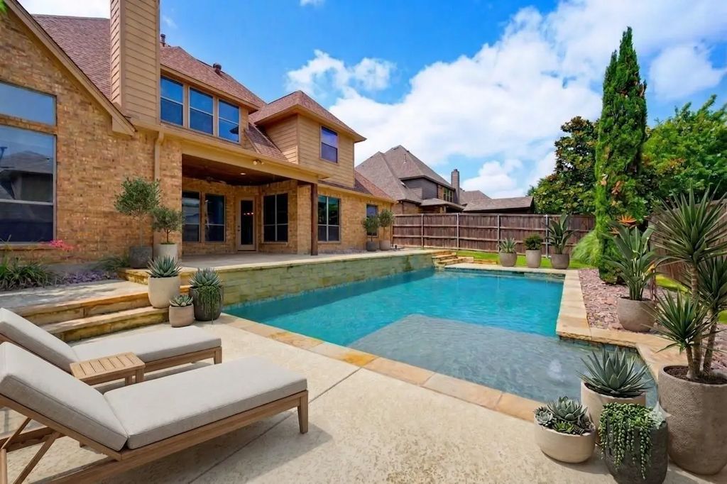 7713 Silverleaf Drive, North Richland Hills