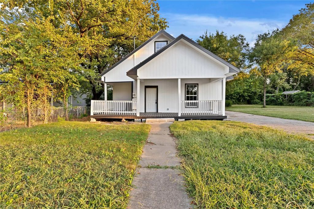 323 W Cherry Street, Sherman