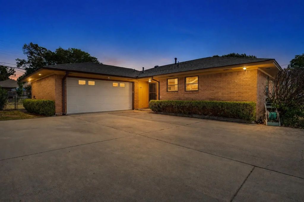 303 Merribrook Trail, Duncanville