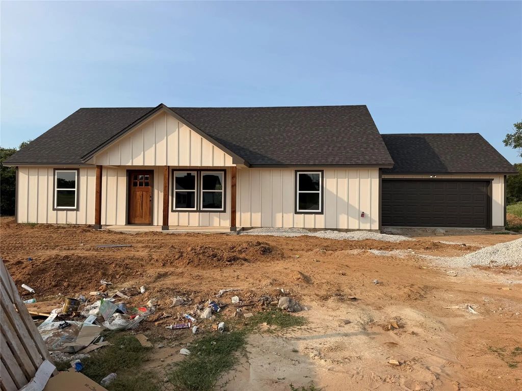 1013 Virgil Court, Springtown