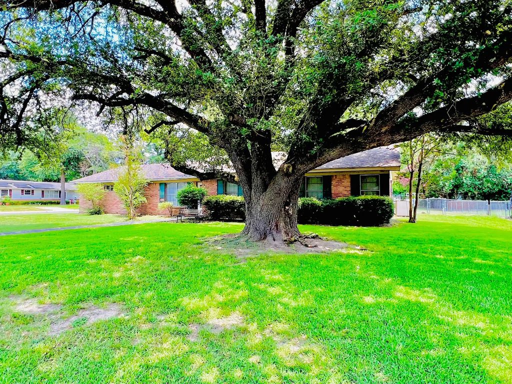 114 Harred Street, Sulphur Springs