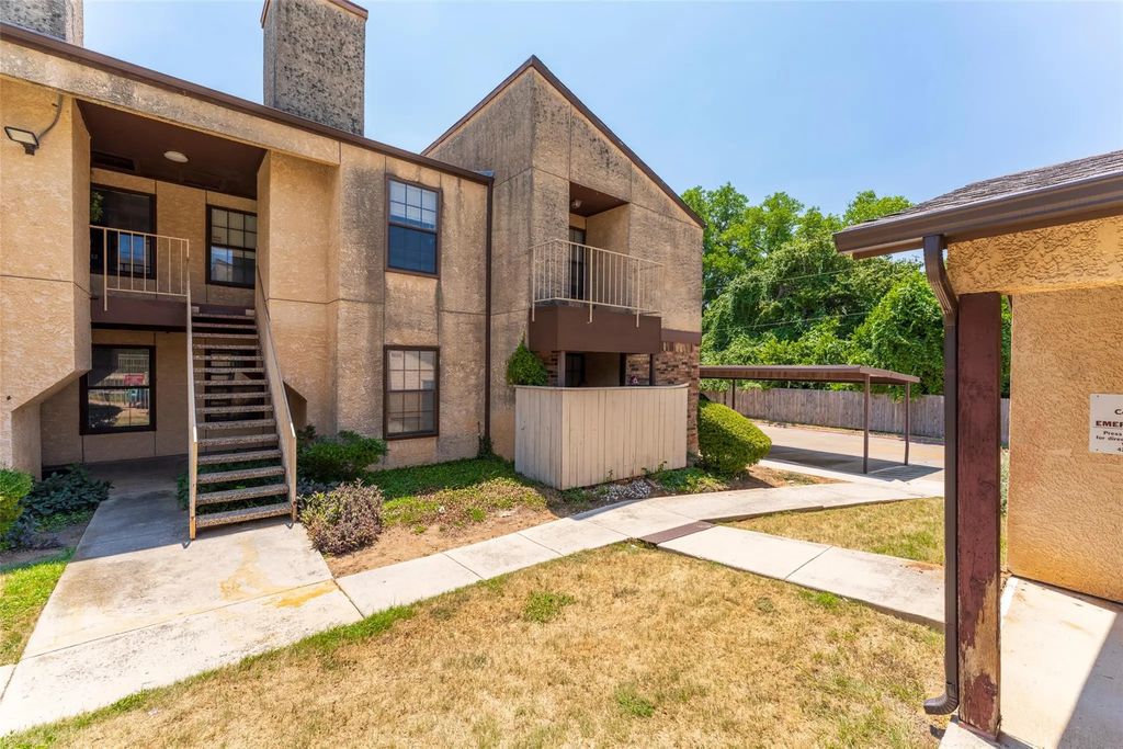 1745 Crest Grove Drive, Arlington