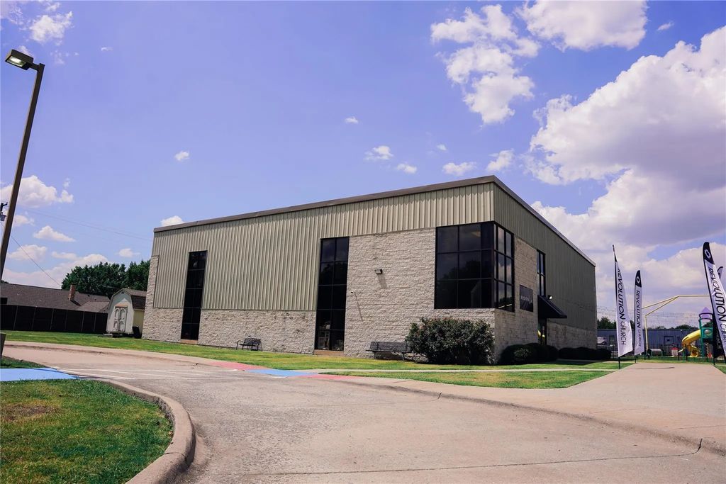 2705 Virginia Parkway, McKinney