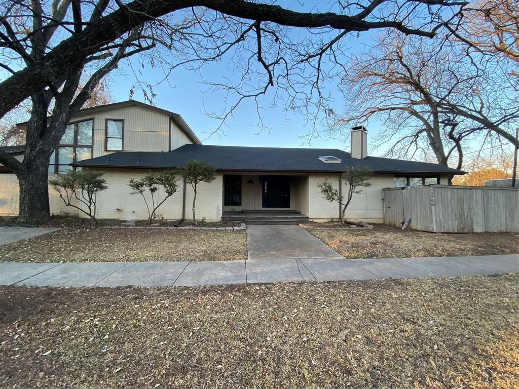 4704 Pershing Avenue, Fort Worth