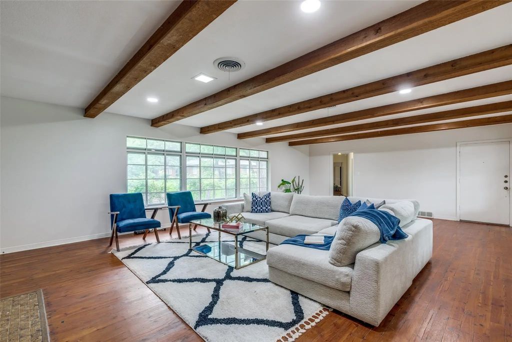 1901 Bluebird Avenue, Fort Worth