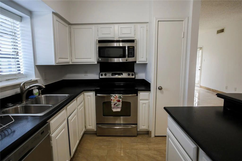 5859 Frankford Road 1102, Dallas