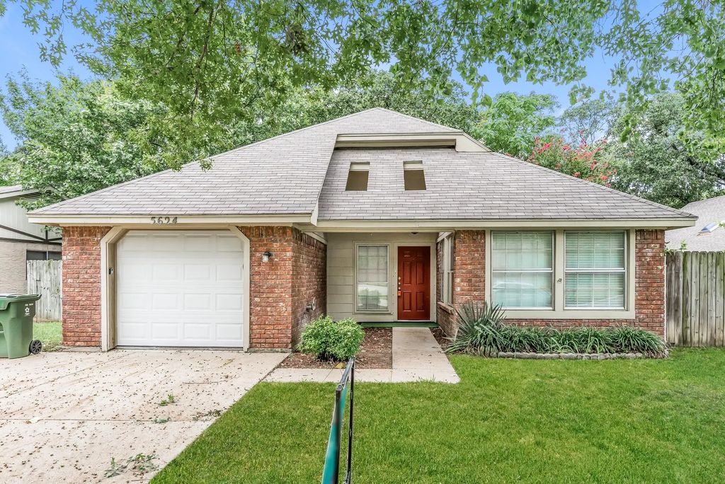 5624 Lordsburg Trail, Arlington