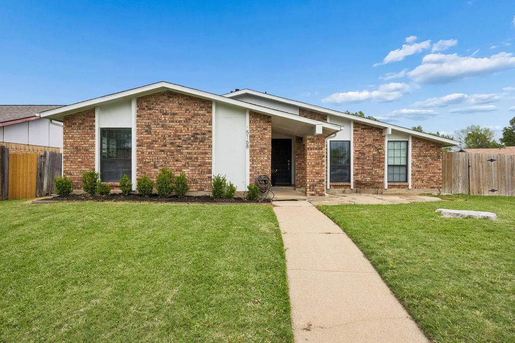 5168 Pruitt Drive, The Colony