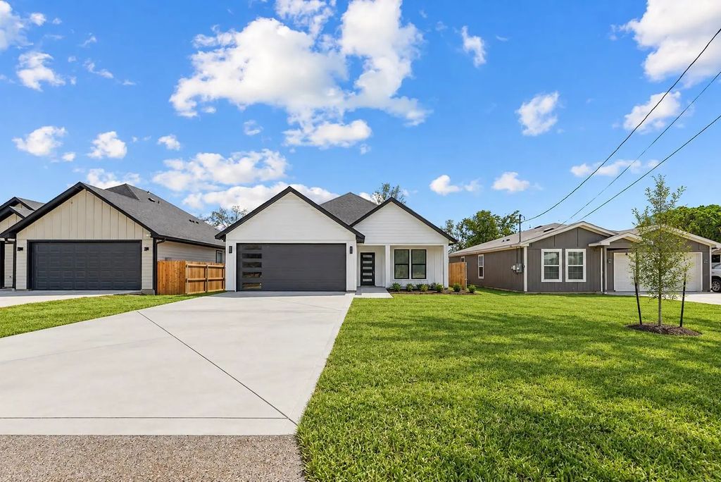 307 E 13th, Corsicana
