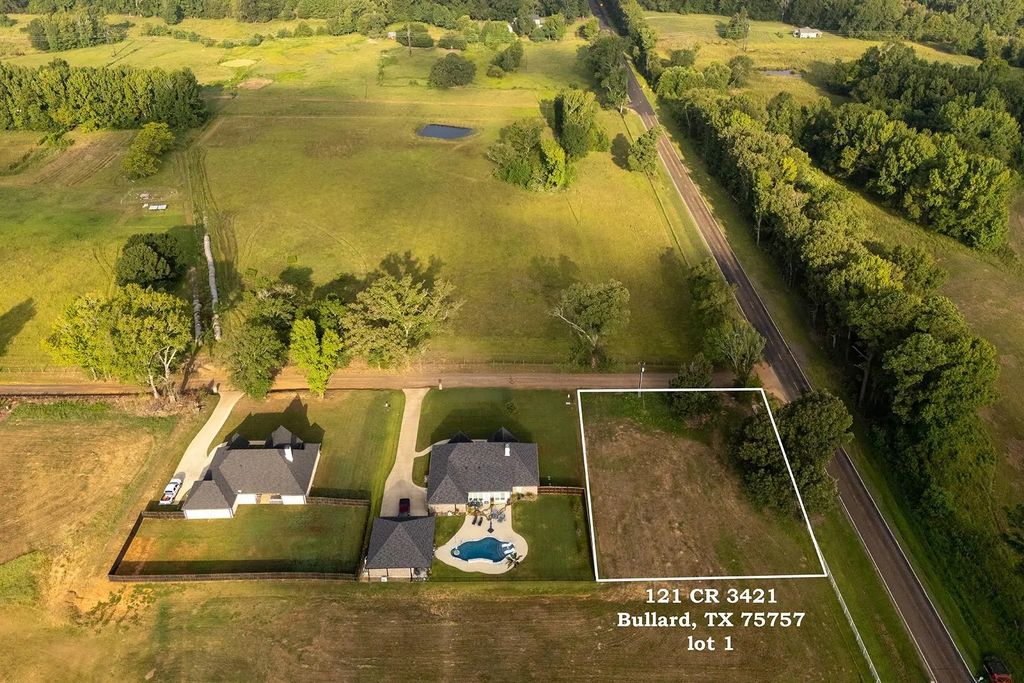 121 County Road 3421 (lot 1), Bullard