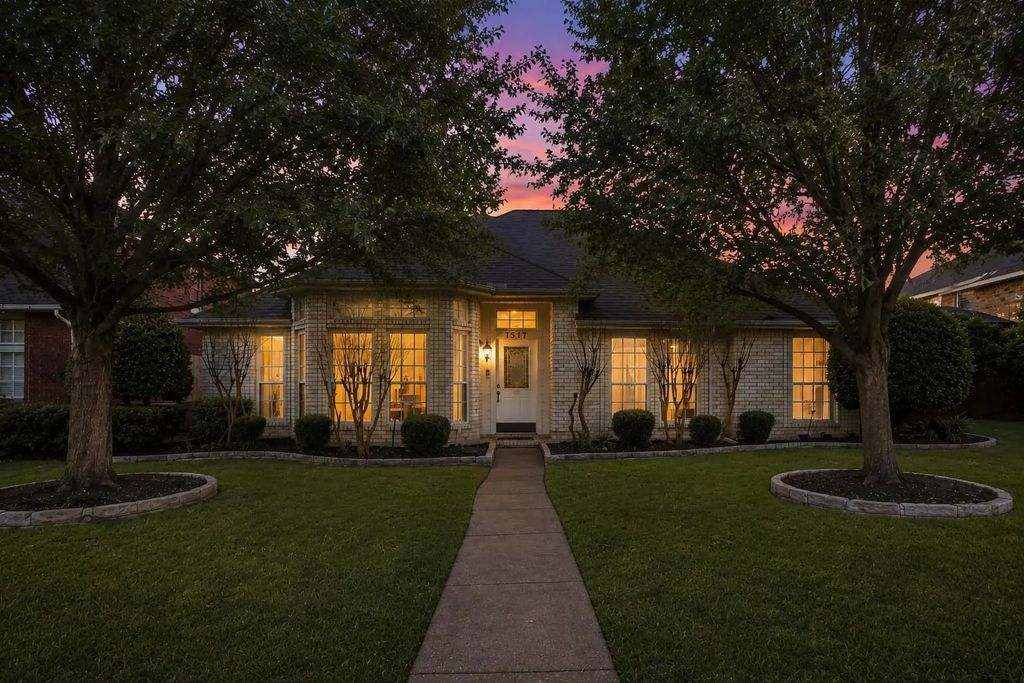 1517 Palisades Drive, Carrollton