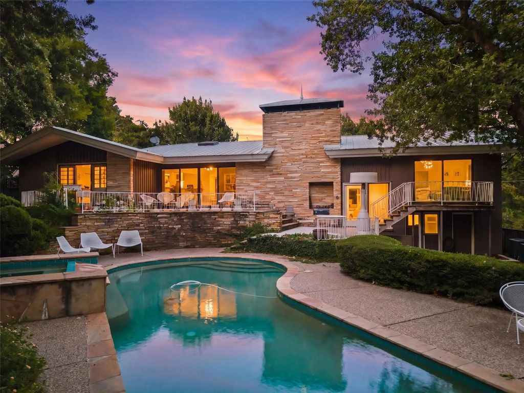 1535 Junior Drive, Dallas