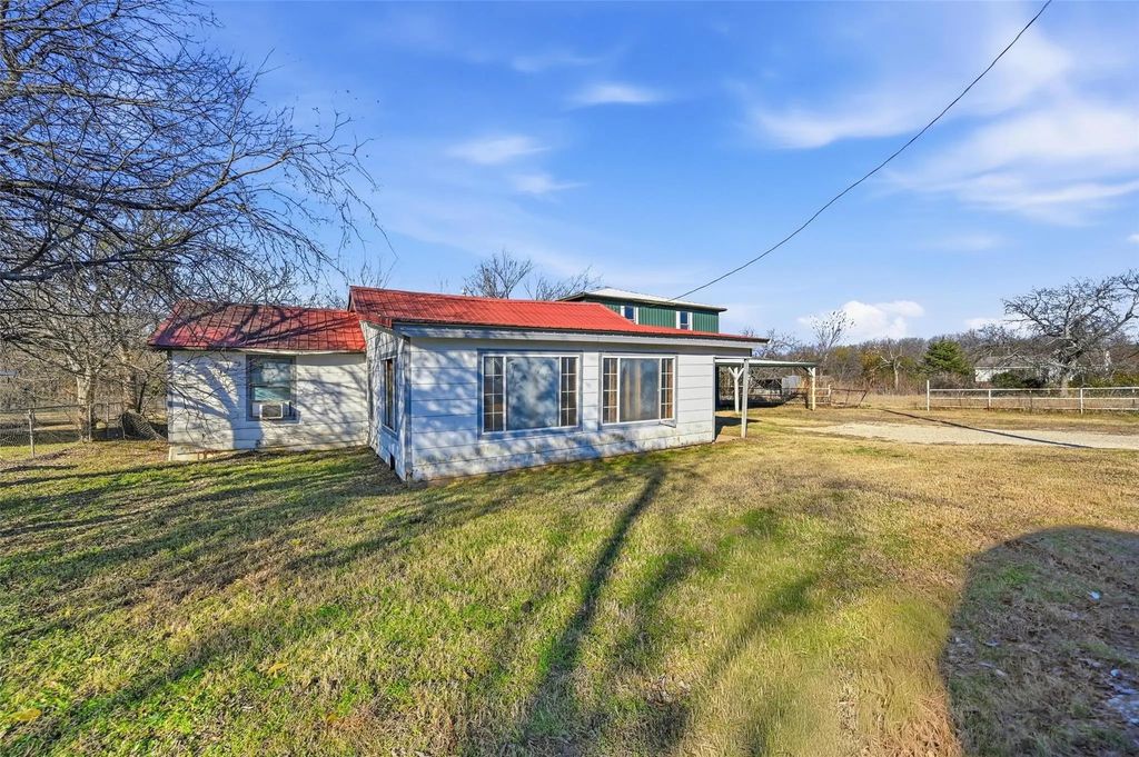 604 S Spears Street, Alvarado