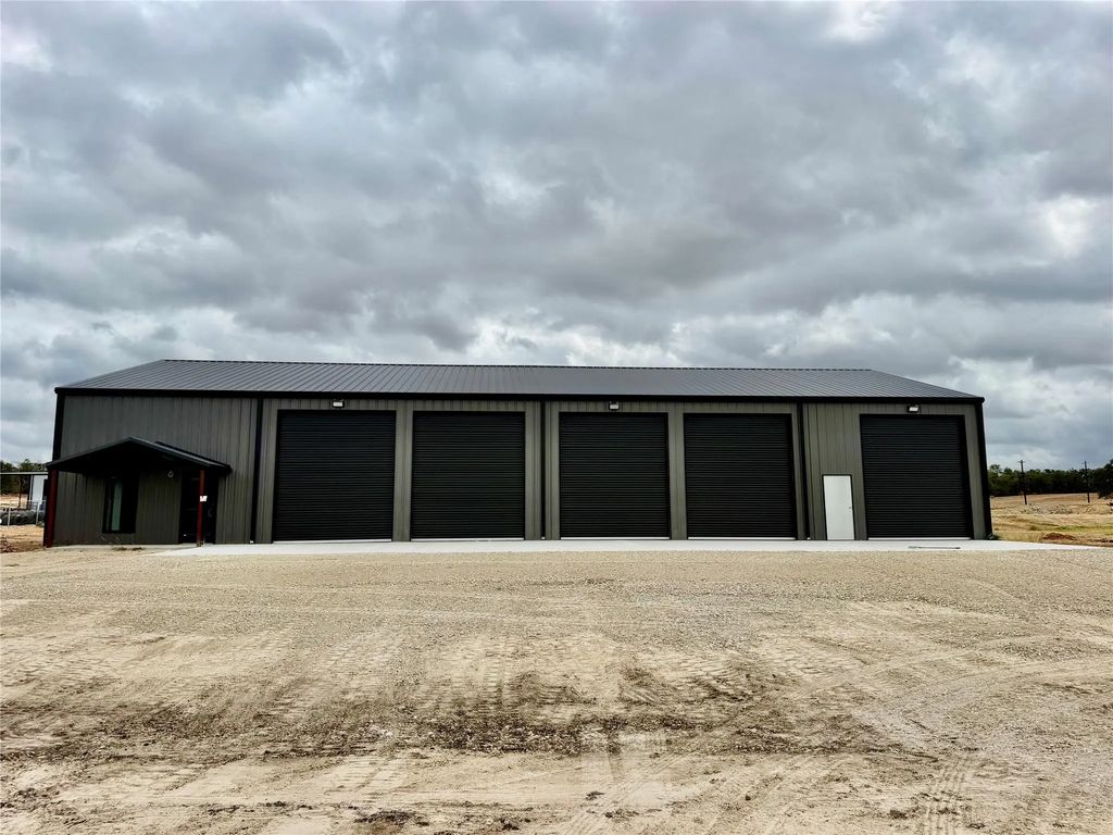 1016 Bldg 200 Industrial Court, Weatherford