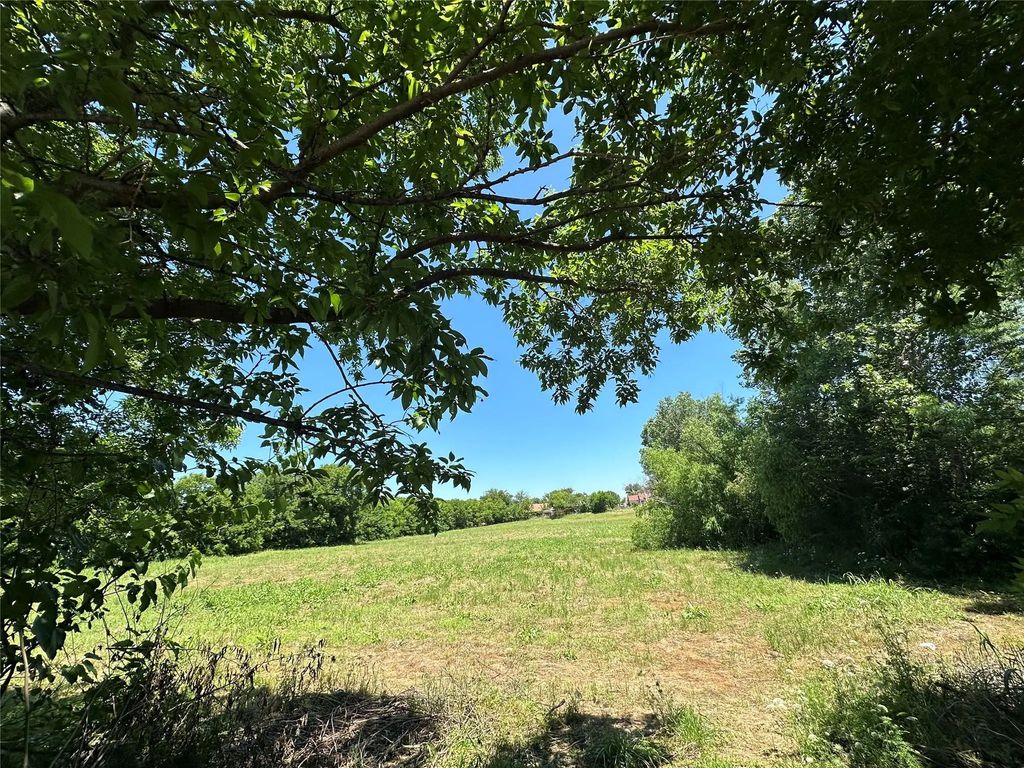 2351 S Country Club Road, Garland