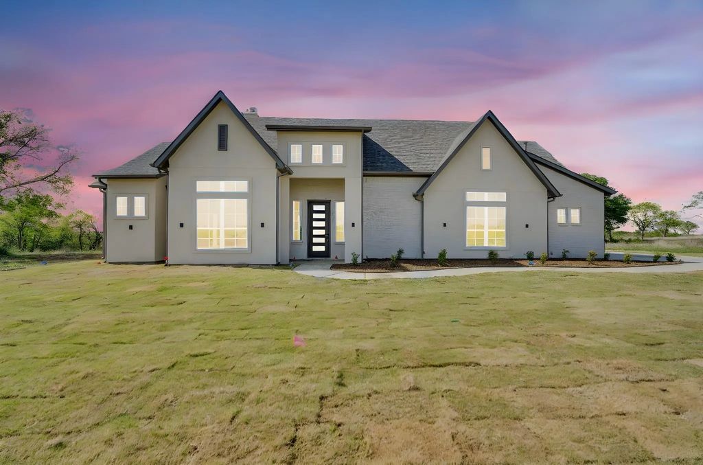 111 Barefoot Bay Boulevard, Corsicana