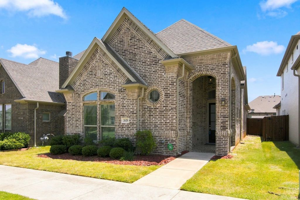 2620 Trinity Trail Way, Fort Worth