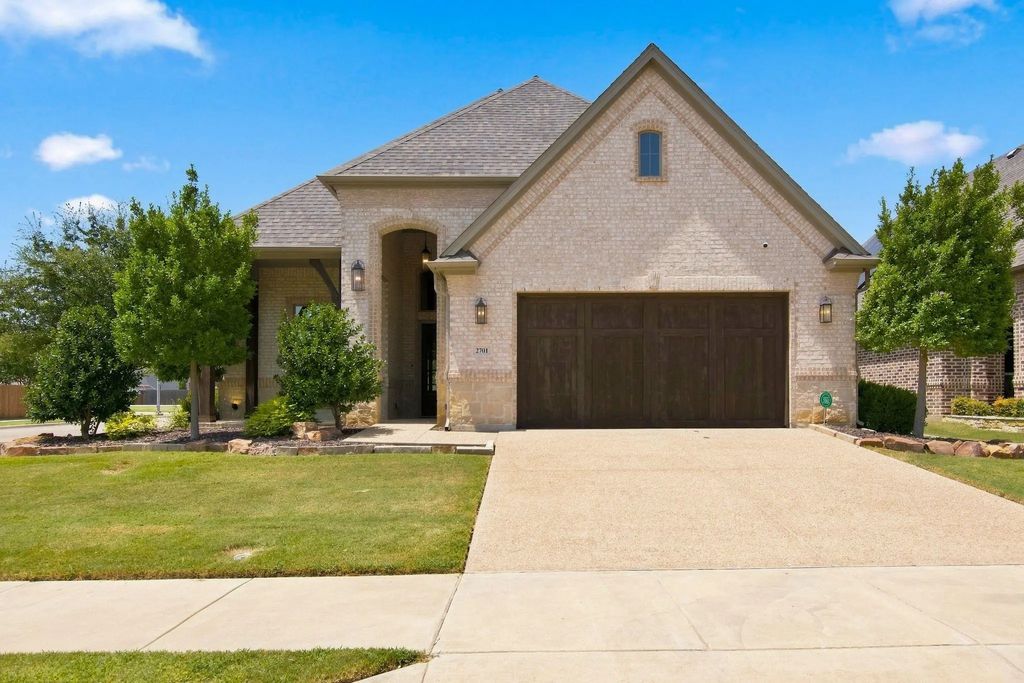 2701 Trinity Trail Way, Fort Worth