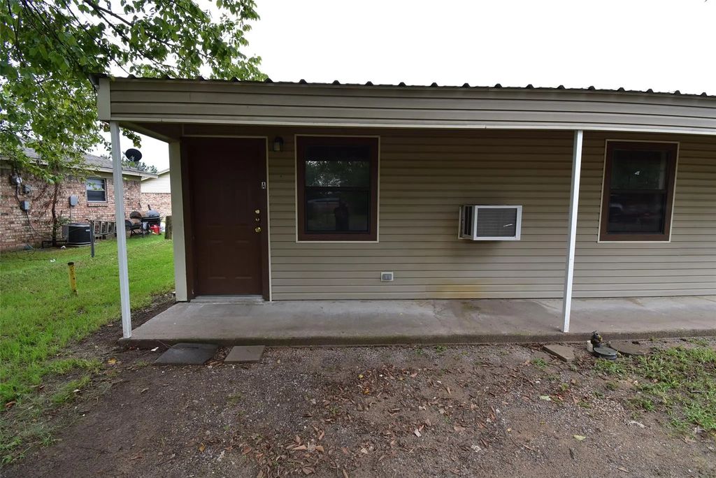 606 N Main Street A, Collinsville